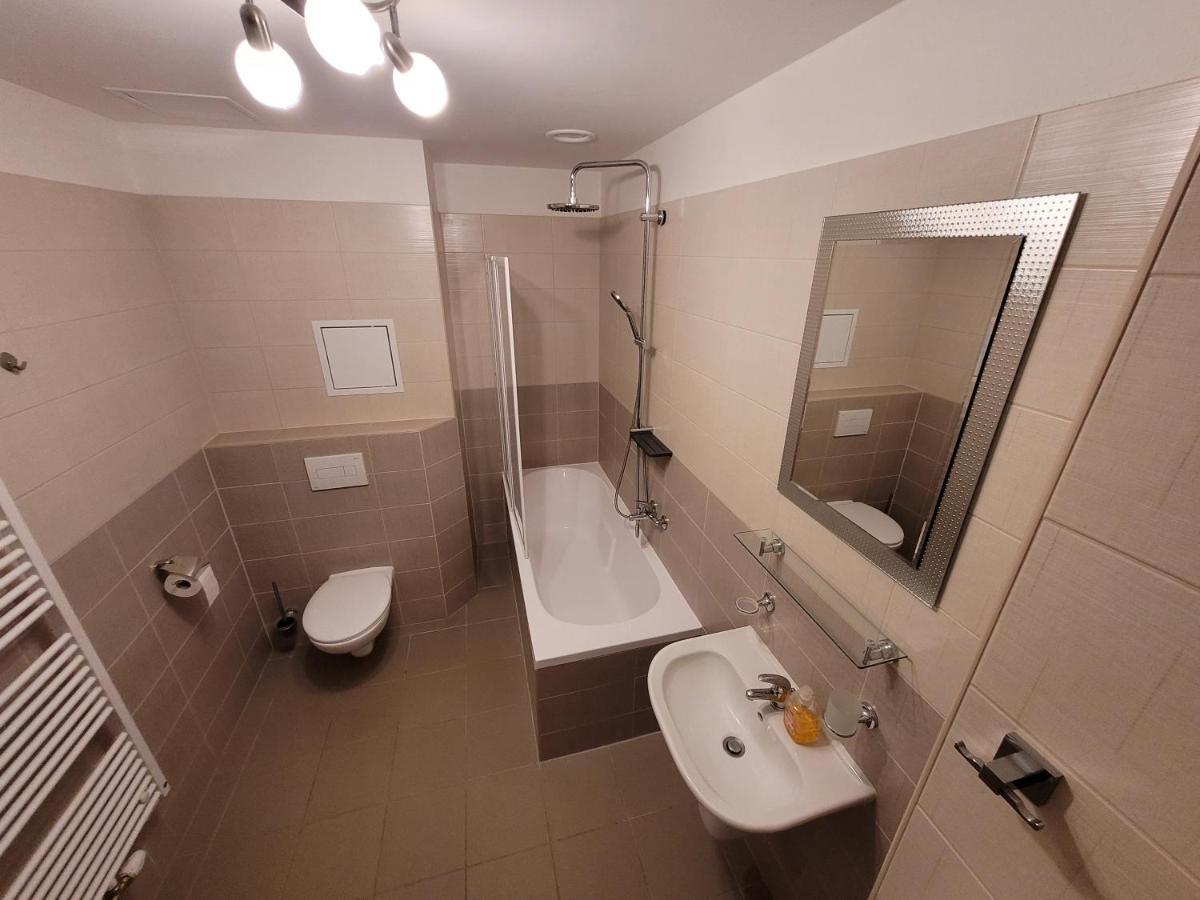Apartment Svahova Карлови Вари Екстериор снимка